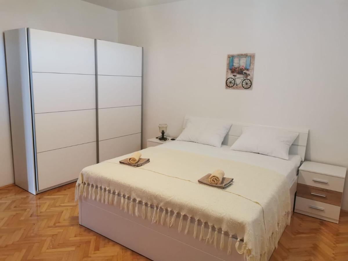 Apartamento Sanja Povljana