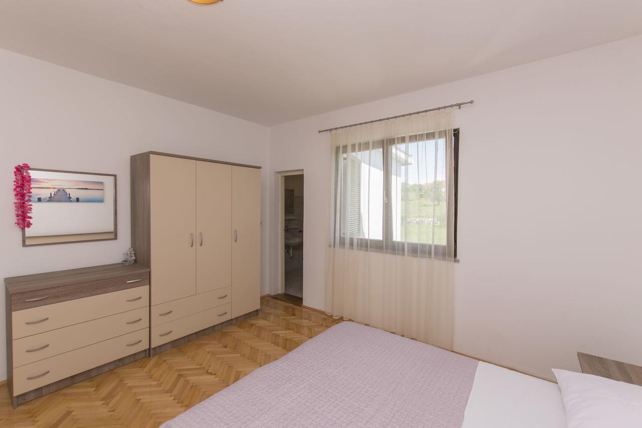 Apartamento Sanja Povljana